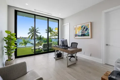 807 N Atlantic Drive Lantana FL 33462