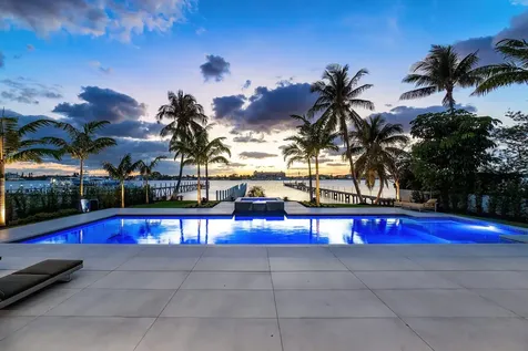 807 N Atlantic Drive Lantana FL 33462
