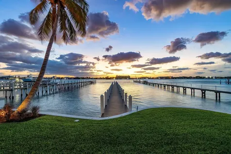 807 N Atlantic Drive Lantana FL 33462
