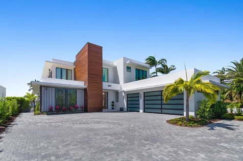 807 N Atlantic Drive Lantana FL 33462