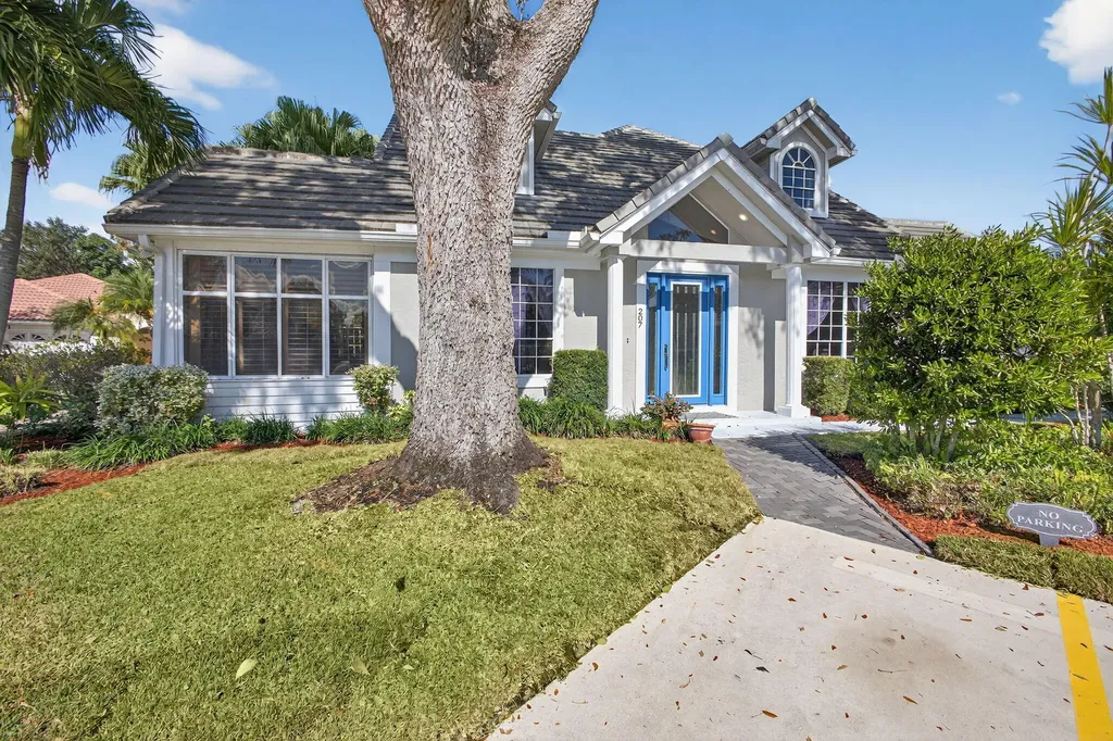 207 Woodsmuir Court Palm Beach Gardens FL 33418