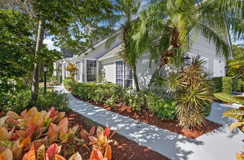 207 Woodsmuir Court Palm Beach Gardens FL 33418