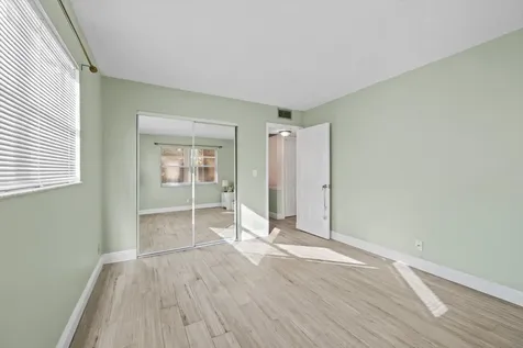 380 Sheffield P West Palm Beach FL 33417