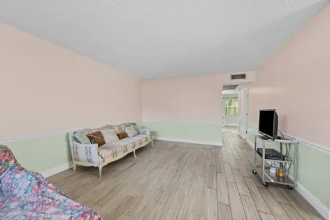 380 Sheffield P West Palm Beach FL 33417