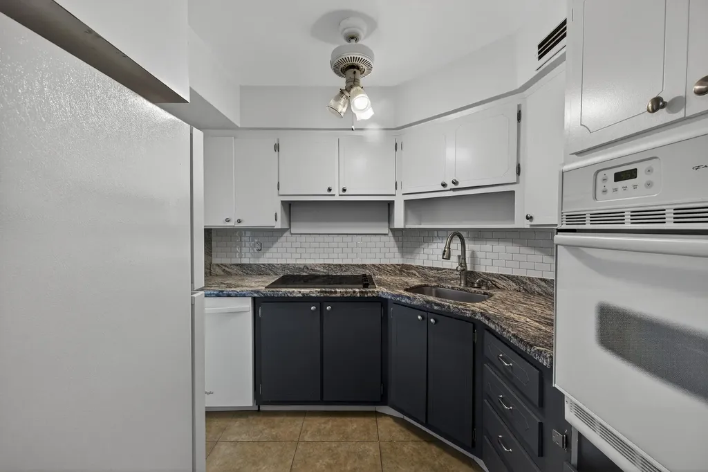 2151 Ne 42 Nd Court Lighthouse Point FL 33064