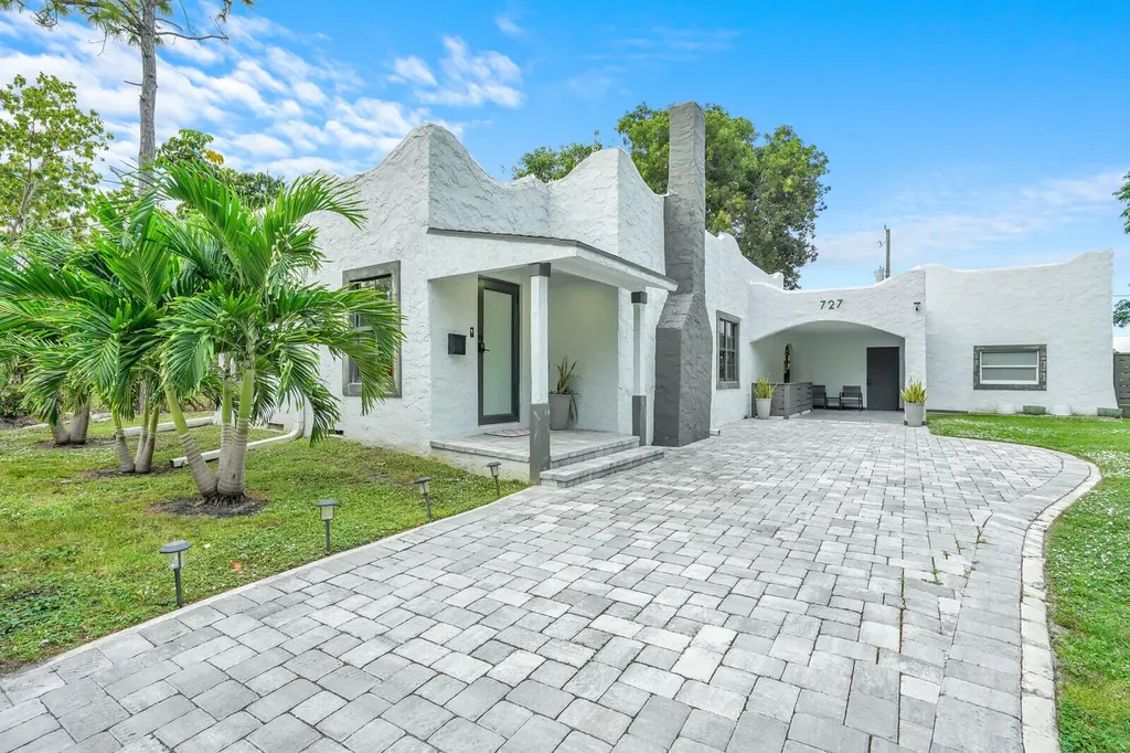 727 S Fernwood Drive West Palm Beach FL 33405