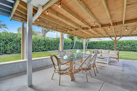 727 S Fernwood Drive West Palm Beach FL 33405