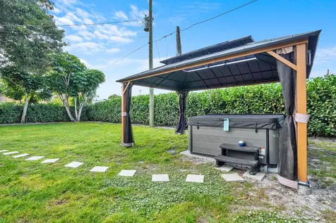 727 S Fernwood Drive West Palm Beach FL 33405
