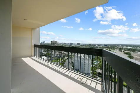 2400 Presidential Way West Palm Beach FL 33401