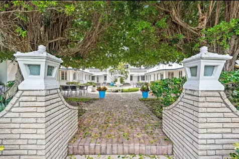 320 Inlet Way Palm Beach Shores FL 33404