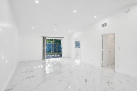 4736 Nw 5th Avenue Deerfield Beach FL 33064