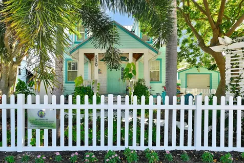 110 S Palmway Lake Worth Beach FL 33460