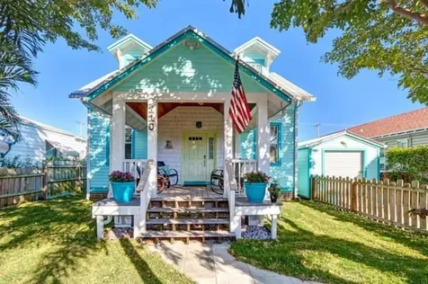 110 S Palmway Lake Worth Beach FL 33460