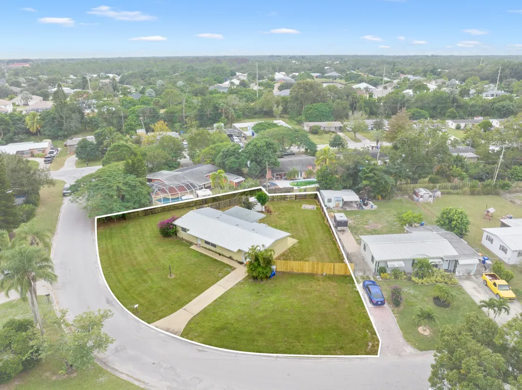 2363 2nd Place Vero Beach FL 32962