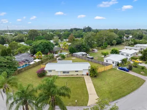 2363 2nd Place Vero Beach FL 32962