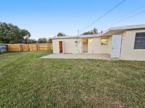 2363 2nd Place Vero Beach FL 32962