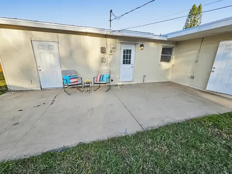 2363 2nd Place Vero Beach FL 32962
