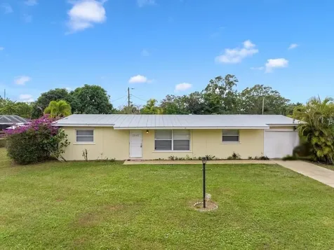 2363 2nd Place Vero Beach FL 32962