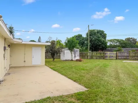 2363 2nd Place Vero Beach FL 32962