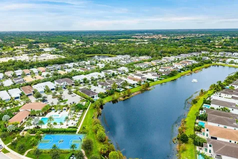 13689 Artisan Circle Palm Beach Gardens FL 33418