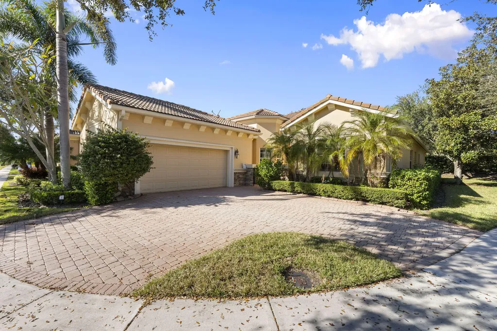 9360 Sw Nuova Way Port Saint Lucie FL 34986