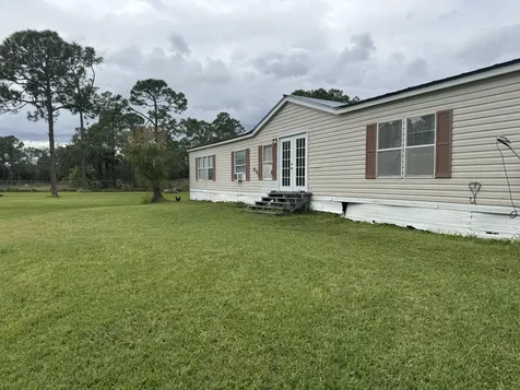 627 Camino Real Boulevard Clewiston FL 33440