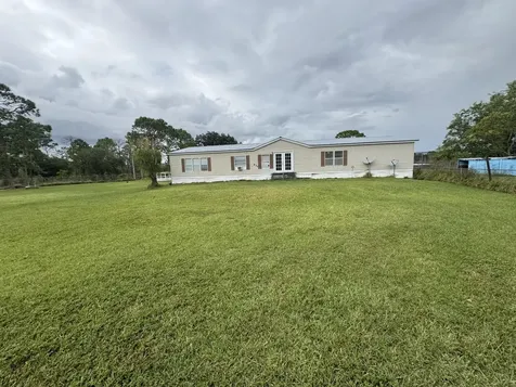 627 Camino Real Boulevard Clewiston FL 33440
