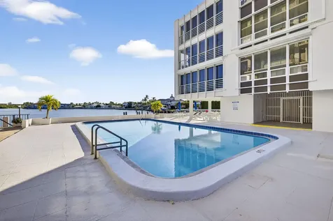 900 Ne Spanish River Boulevard Boca Raton FL 33431