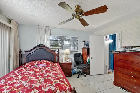2 Cambridge Place Boynton Beach FL 33426