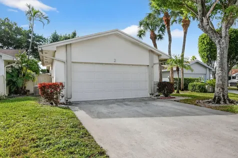 2 Cambridge Place Boynton Beach FL 33426