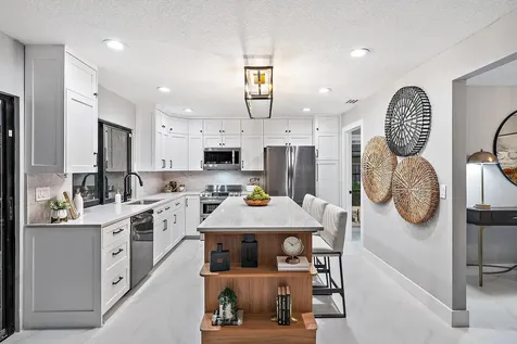 9 Old Fence Road Palm Beach Gardens FL 33418