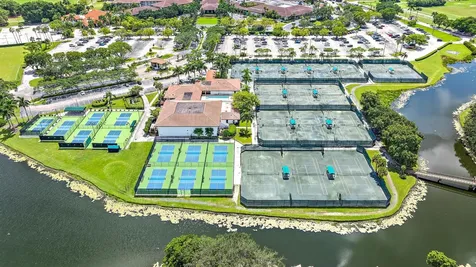 9 Old Fence Road Palm Beach Gardens FL 33418