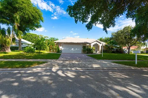 2477 Par Circle Delray Beach FL 33445