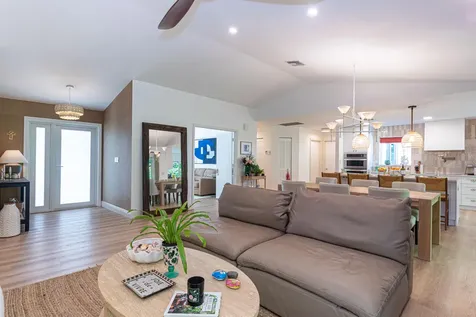2477 Par Circle Delray Beach FL 33445