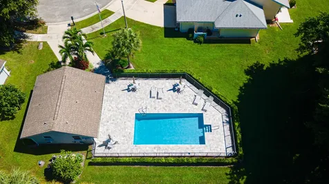 2477 Par Circle Delray Beach FL 33445