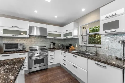 811 Palm Trail Delray Beach FL 33483