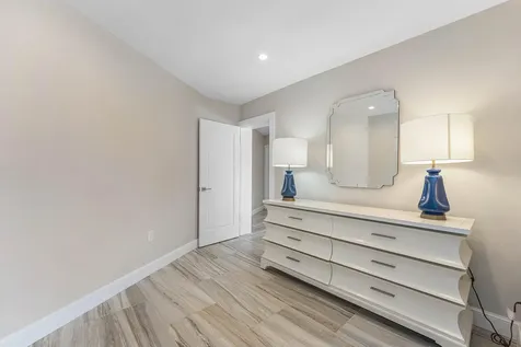 811 Palm Trail Delray Beach FL 33483