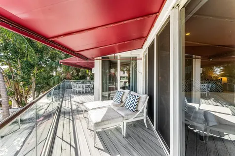 811 Palm Trail Delray Beach FL 33483
