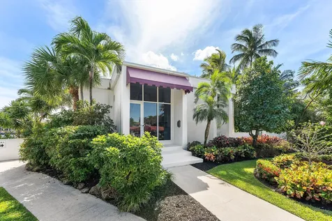 811 Palm Trail Delray Beach FL 33483