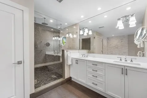811 Palm Trail Delray Beach FL 33483