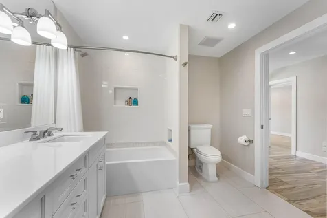 811 Palm Trail Delray Beach FL 33483