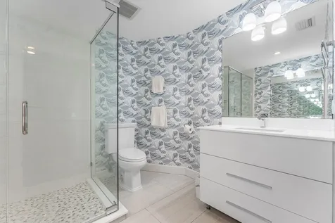 811 Palm Trail Delray Beach FL 33483
