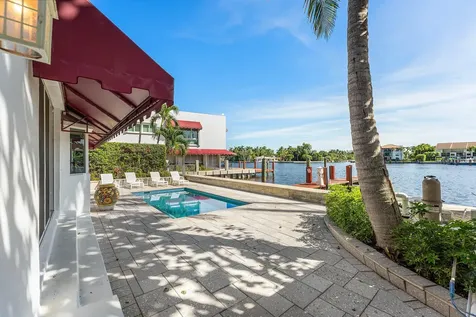 811 Palm Trail Delray Beach FL 33483