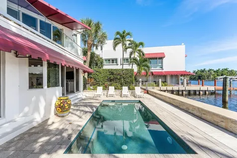 811 Palm Trail Delray Beach FL 33483
