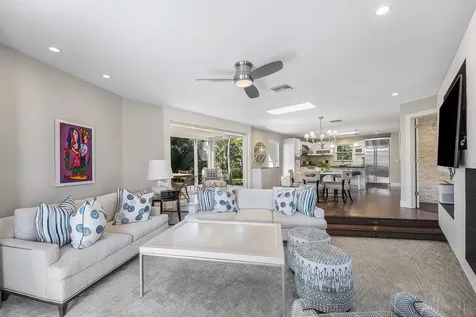 811 Palm Trail Delray Beach FL 33483