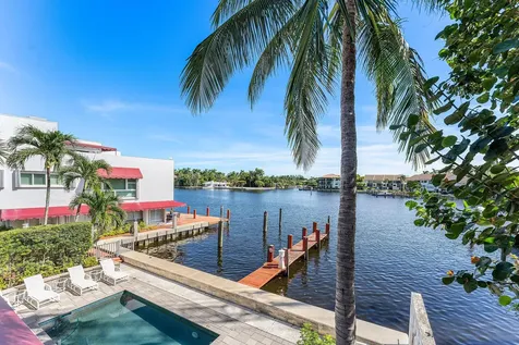 811 Palm Trail Delray Beach FL 33483