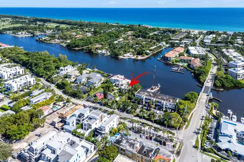 811 Palm Trail Delray Beach FL 33483