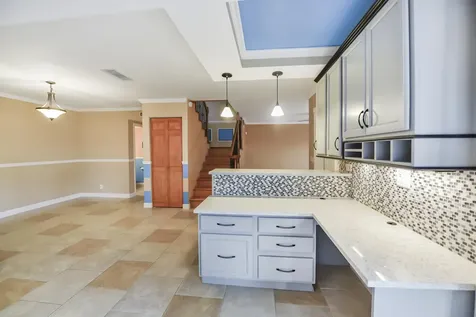 102 Woodland Road Palm Springs FL 33461