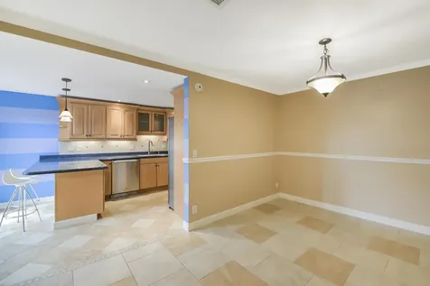 102 Woodland Road Palm Springs FL 33461
