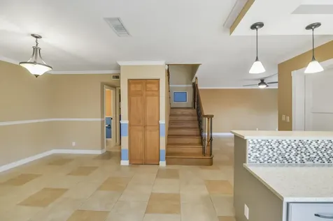 102 Woodland Road Palm Springs FL 33461